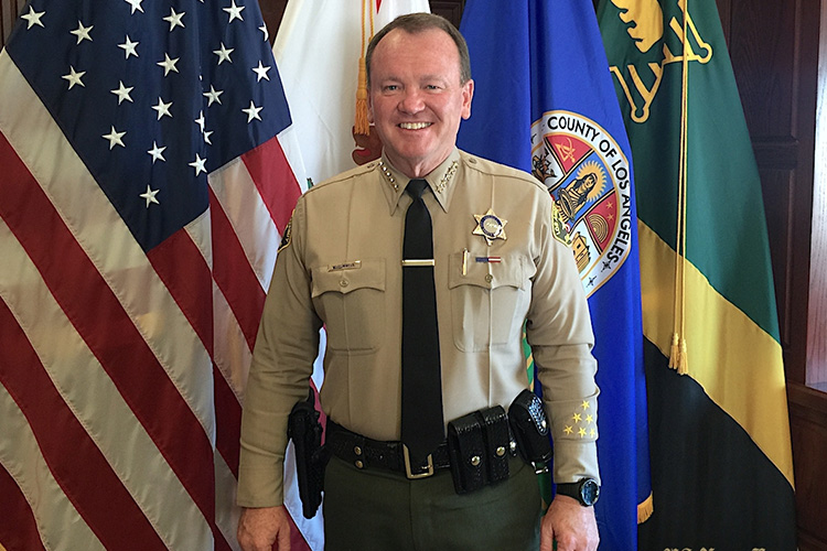 El sheriff tiene una promesa para los inmigrantes de Los Ángeles