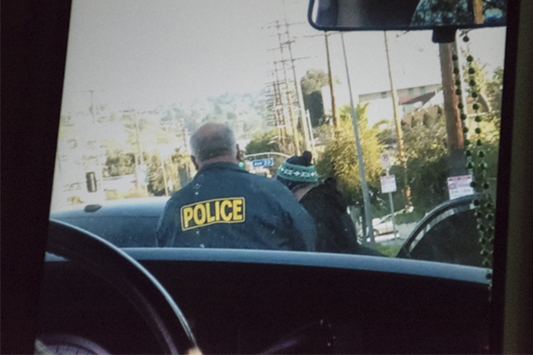 Mexicano es detenido por ICE mientras llevaba a sus hijas a la escuela en Los Ángeles [VIDEO]