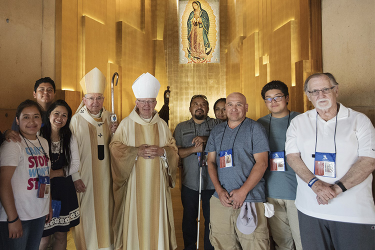 Arzobispo de los Ángeles a inmigrantes: Estados Unidos necesita sus dones y talentos