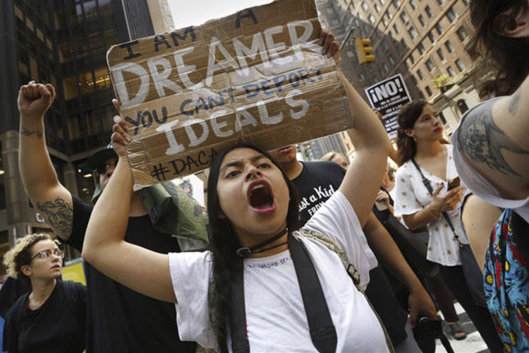 Si DACA se extingue, EEUU tendrá pérdidas multimillonarias