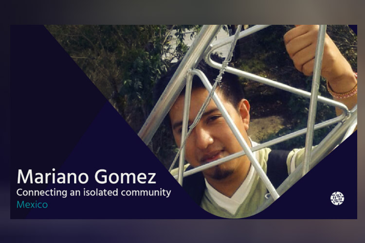 Mariano es también profesor de una primaria indígena, le negaron la visa