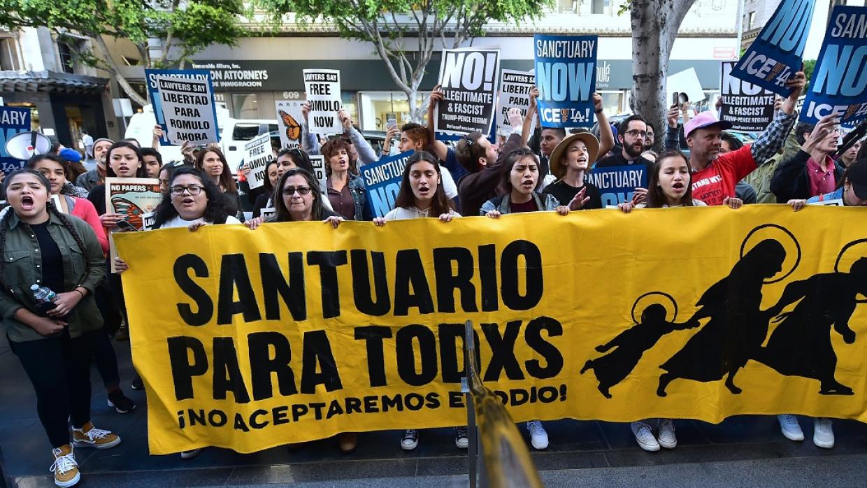 La Ley SB4 de Texas busca eliminar las ciudades santuario en ese estado y entraría en Vigo el 1 de septiembre.