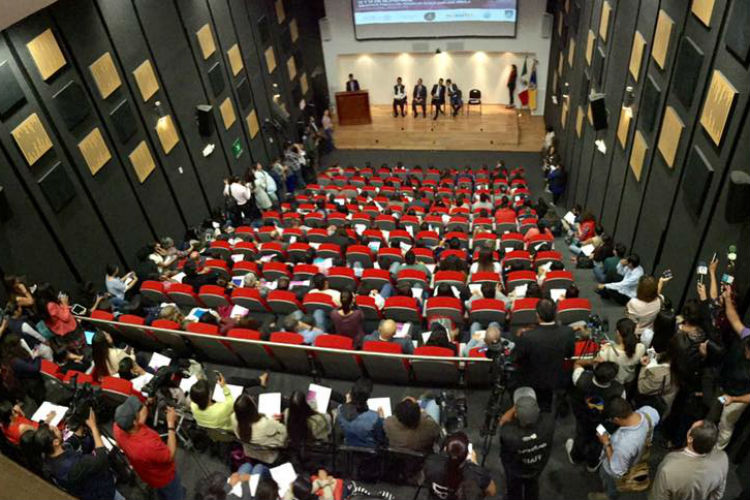 Para mejorar el paso de los migrantes por Jalisco autoridades y activistas se reunieron en el Encuentro Nacional de Derechos Humanos y Migración.