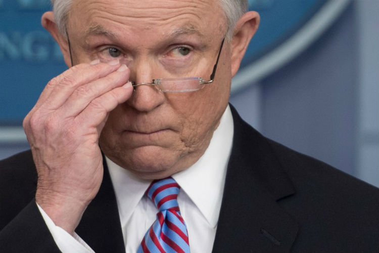 El departamento de justicia de Estados Unidos notificó que exigió a 29 estados, condados y ciudades a compartir información con autoridades de inmigración.