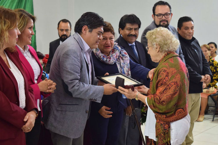 Estos morelenses fueron premiados por su labor altruista a favor de nuestros connacionales en el extranjero y sus aportes hacia sus comunidades de origen.