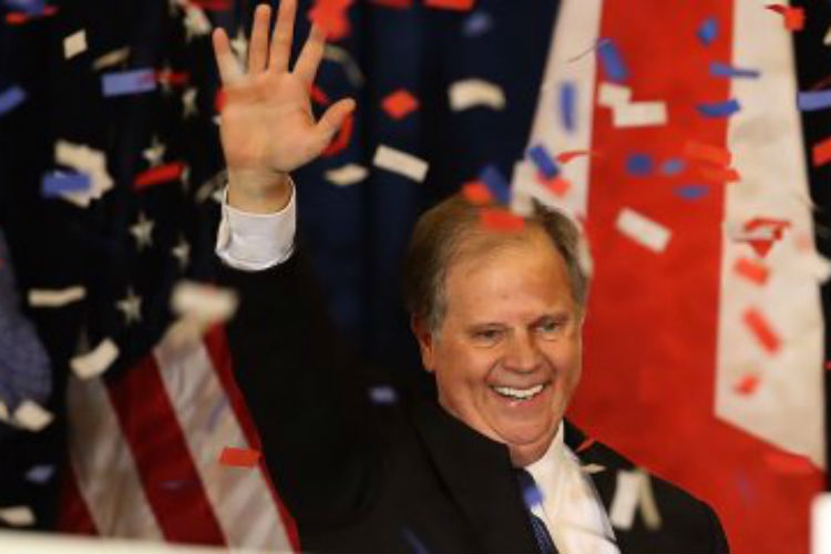El nombramiento fue realizado luego de que un juzgado rechazara la demanda por "presunto fraude electoral" interpuesta por Roy Moore.