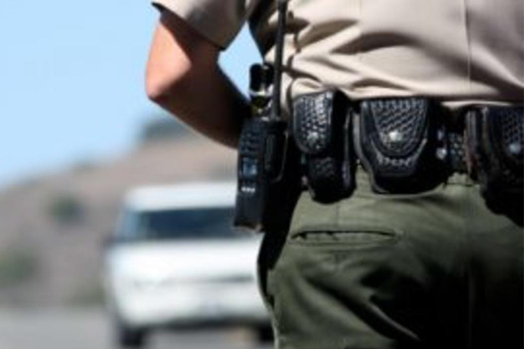 El estado de Washington ha distribuido de forma regular información a la Oficina de Inmigración y Aduanas para arrestar y deportar personas.