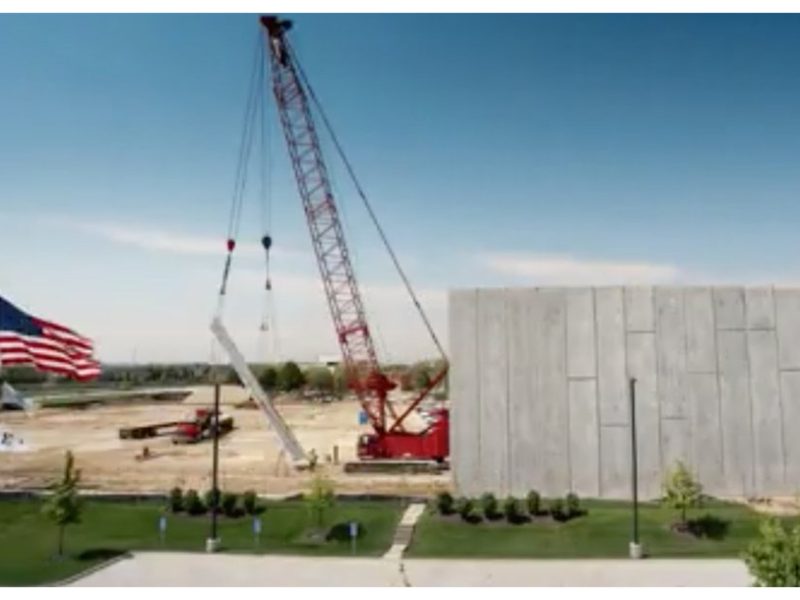 Continúan expropiando tierras para el muro fronterizo, a pesar de que Biden detuvo obras