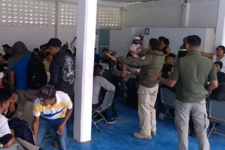 La mayoría de los 153 migrantes centroamericanos son originarios de Guatemala y muchos de ellos viajaban con documentación falsa.