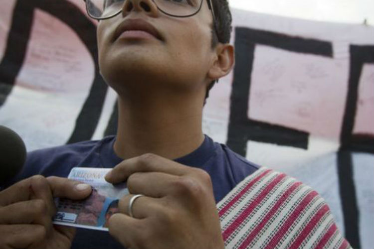 La Corte Suprema rechazó revisar la posición adoptada por un juez federal, que se opuso en 2012 al programa de Acción Diferida para los Llegados en la Infancia. Foto: The Arizona Republic