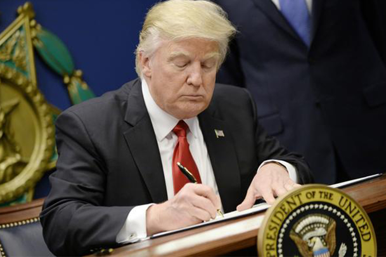 Trump sostiene que el despliegue de la Guardia Nacional en la frontera con México es por el alza en las detenciones de inmigrantes indocumentados y el cruce de drogas registran proporciones de crisis.