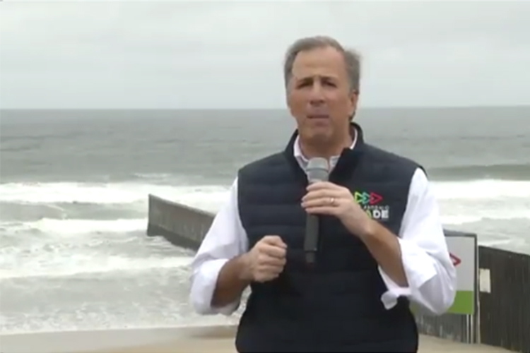 El aspirante presidencial José Antonio Meade Kuribreña condenó las políticas para separar lo que debería estar junto y prometió que construirá su propio muro entre México y Estados Unidos.