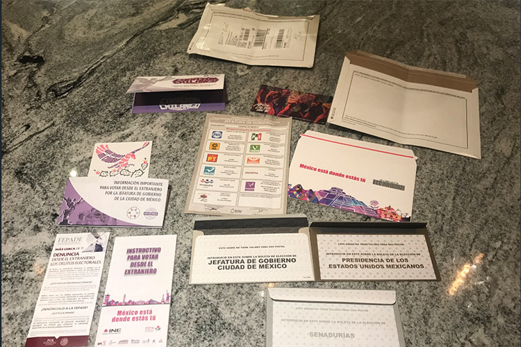 El INE reconoció la existencia de inconsistencias en las guías de mensajería para el voto de mexicanos en el extranjero.