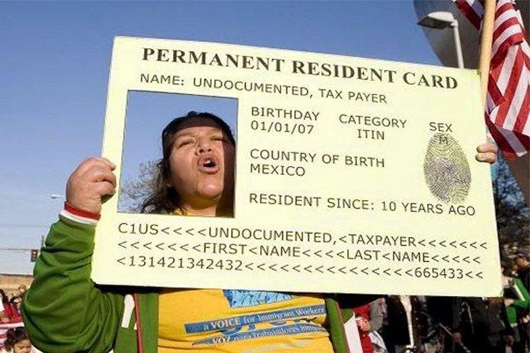 Las normas impuestas por el presidente Donald Trump han afectado a los inmigrantes, incluyendo a las personas que llegaron de forma legal a la Unión Americana.