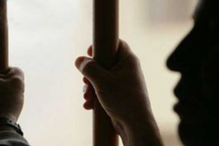 Detienen a Sheriff en Texas, abusaba sexualmente de una niña migrante