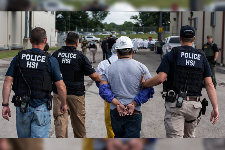 En total, 146 migrantes indocumentados este martes durante una redada masiva en la proveedora de carne Fresh Mark