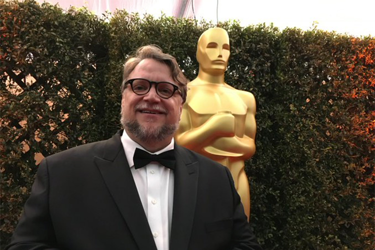 El cineasta y ganador del Oscar, Guillermo del Toro, se unirá al selecto club de mexicanos que cuentan con una estrella en el Paseo de la fama