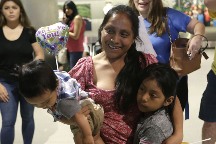 Buena Ventura Martín Godínez fue eparada de su hija hace dos meses, sin embargo las cosas se gan puesto a su favor. Foto: Voz de América