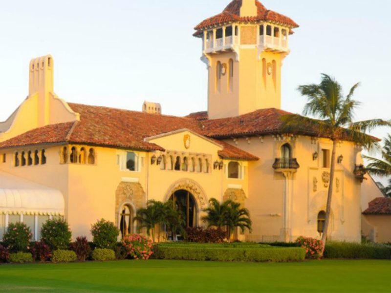 Mar-a-Lago es un club exclusivo ubicado en Palm Beach, Florida, y es propiedad del presidente Donald Trump desde 1985.