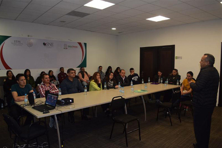 En la actual administración, 547 mujeres y hombres zacatecanos han sido beneficiados por el al PTAT para trabajar en Canadá