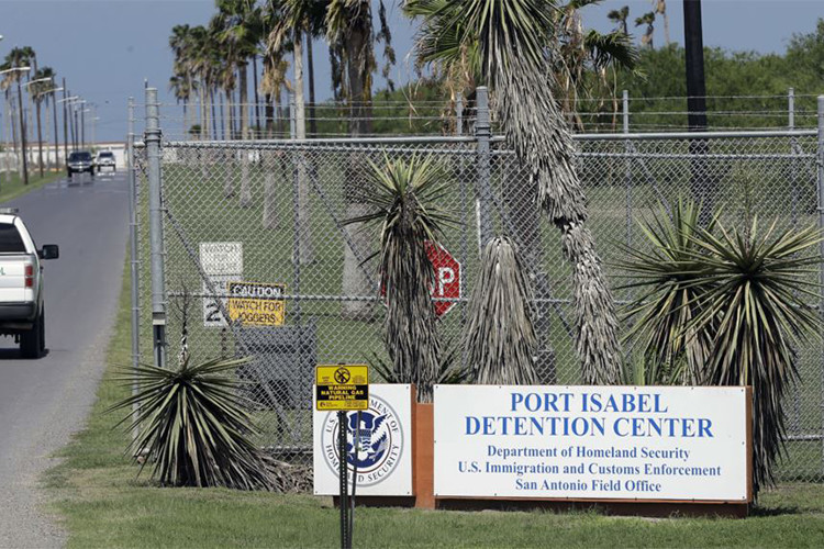 El diario Miami Herald dijo que su periodista fue testigo de 10 llamadas en cinco minutos en el González Auto Center en Homestead.