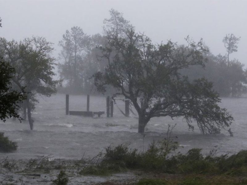 El huracán Florence tocó en Wrightsville Beach, con vientos sostenidos de 150 kilómetros por hora, ya en categoría 1.