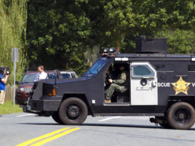 Las autoridades señalaron que la autora del tiroteo fue una mujer de 26 años, empleada temporal del centro donde tuvieron lugar los hechos