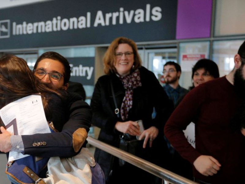 Los estudiantes con visa F-1 que tengan una petición para la visa H-1B deben de tener cuidado, a partir de hoy podrían acumular presencia ilegal