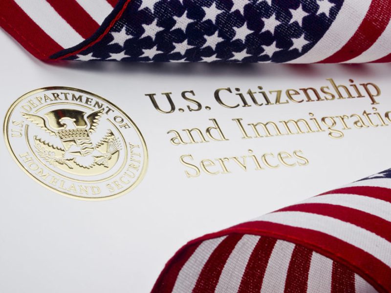 USCIS comenzó a operar con su nueva política de NTA, por lo que un migrante podría acabar deportado si se le niega la ciudadanía o green card