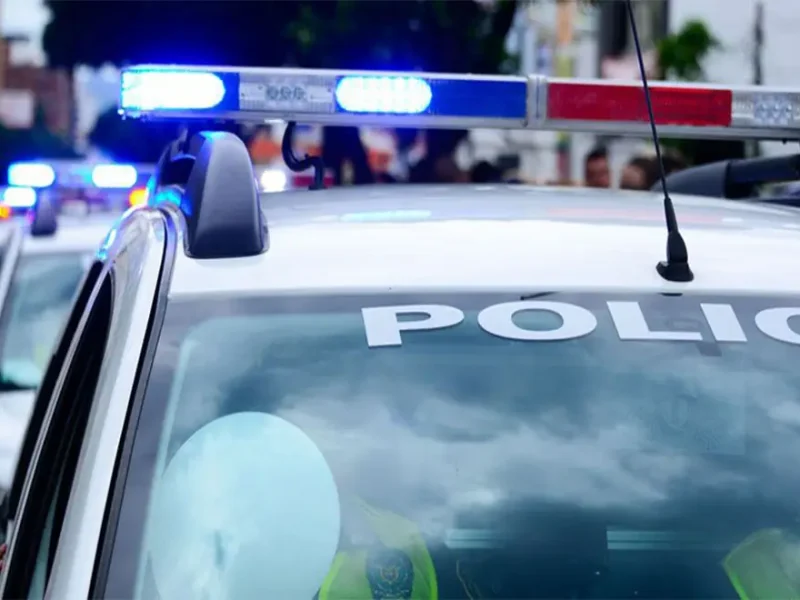 El sacerdote y los activistas ingresaron pacíficamente a la clínica.