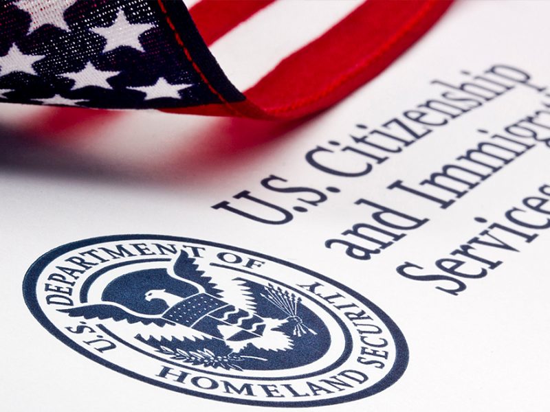 Las víctimas de delitos serios, de violencia domestica o de trata a quienes se les deniegan sus solicitudes podrían ser deportados