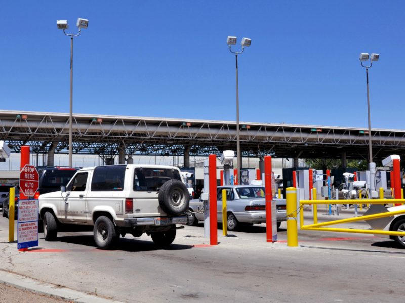 el puerto de San Ysidro se cerrarán dos carriles y uno en Otay,