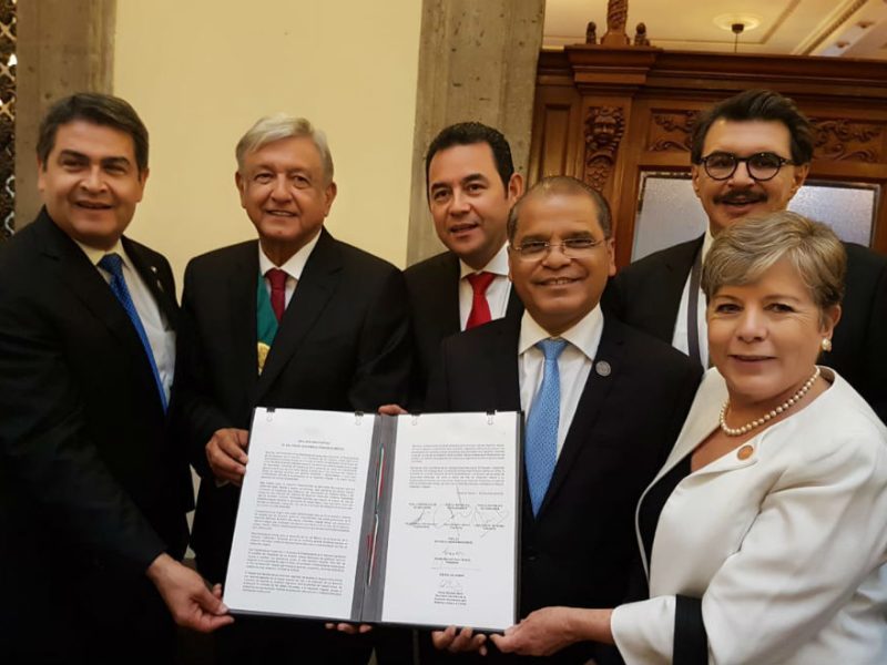 El acuerdo firmado por los países del triángulo norte de Centroamérica contempla atender la migración a tráves del desarrollo de la región