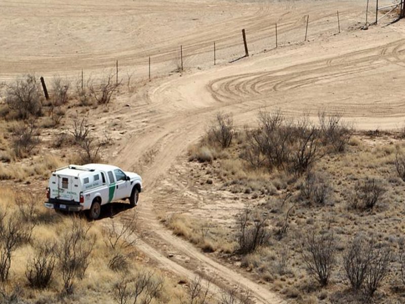 Más de 120 migrantes fueron detenidos a lo largo del fin de semana por agentes de la patrulla fronteriza, estos viajaban en grupos y eran familias