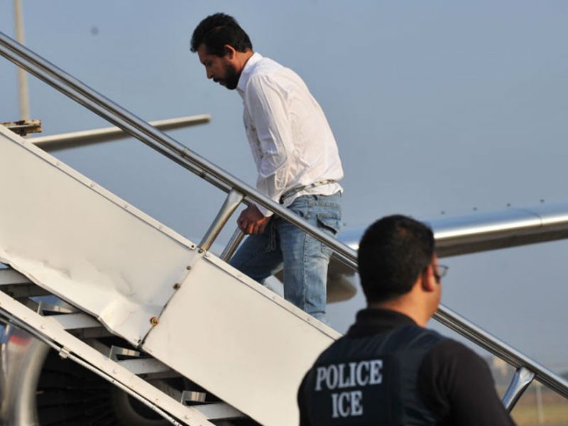 Evitar la deportación es posible, tan solo necesitas solicitar un cambio de estatus legal; aunque es difícil no es imposible