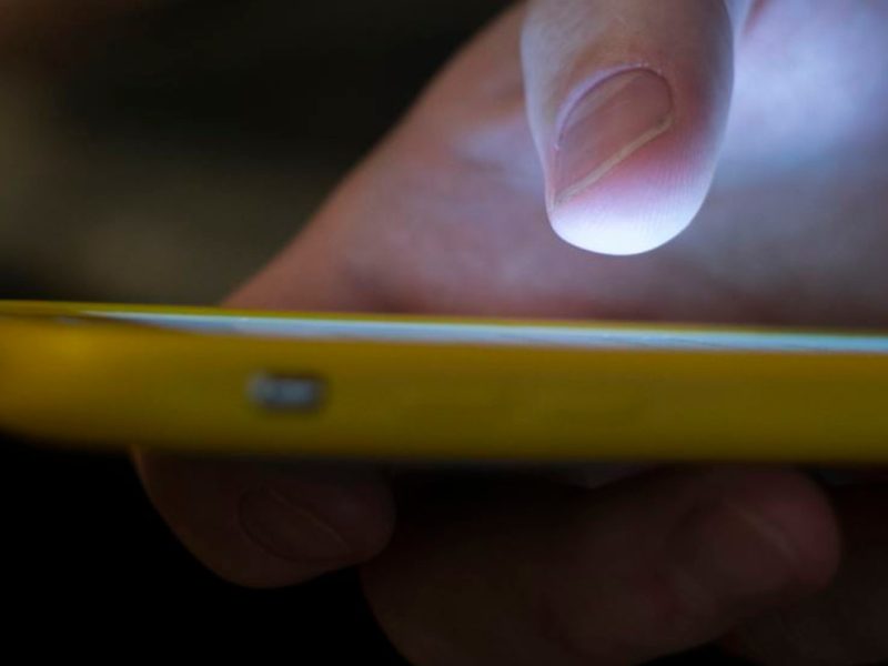 La clave es requerir que estas compañías telefónicas ayuden a detener las llamadas antes de que lleguen al consumidor y lo hagan sin cargo adicional