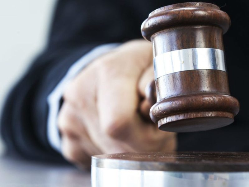 Corte en Nueva York impide que Trump implemente regla de carga pública