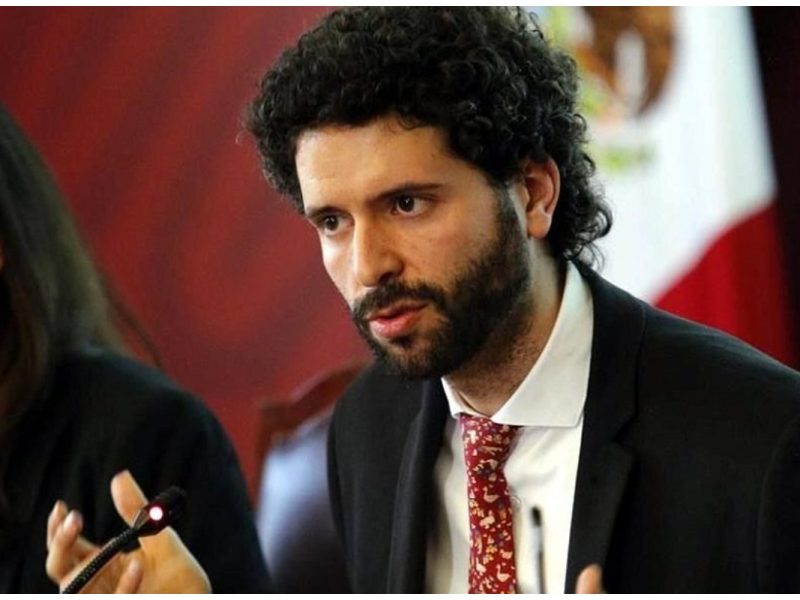 Según personas que laboraron con Valdovinos, el director de la IME tiene comportamientos inadecuados con las mujeres, a quienes les hace comentarios inapropiados.