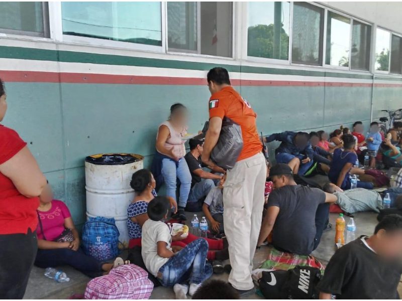 Detiene INM más de 400 migrantes de la caravana en México