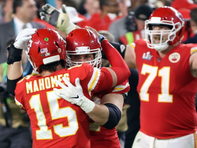 Kansas City Chiefs ganan el Super Bowl con el partido más latino de la historia