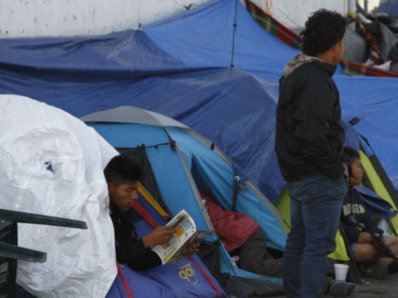Cortes migratorias de EU contratan jueces sin conocimiento de leyes migratorias AP VOA