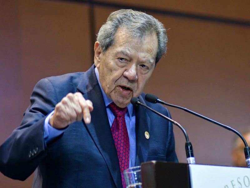 Porfirio Muñoz Twitter Mexico debe permitir paso de extranjeros