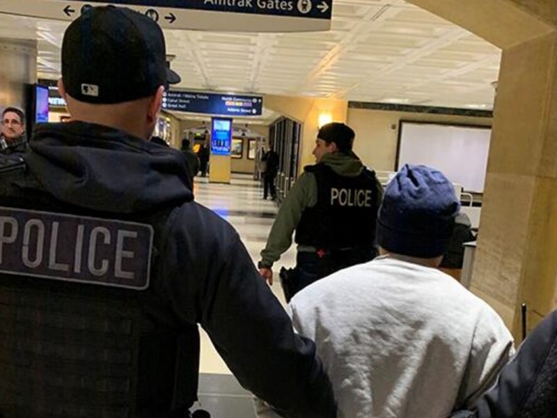 ICE ya no podrá detener a los migrantes que estén en proceso de estatus legal por matrimonio