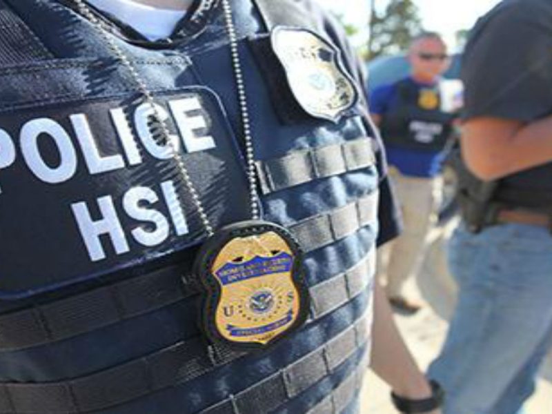 Agente del Servicio de Inmigración y Control de Aduanas