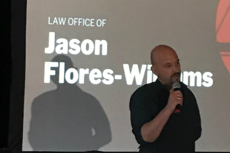 Jason Flores-Williams defensor de los derechos de los migrantes