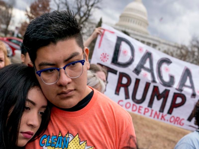 Jovenes a beneficiados por DACA