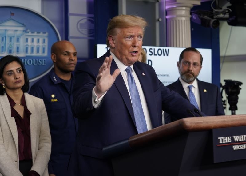 Trump pide a estadounidenses quedarse en casa para evitar contagio de Covid-19