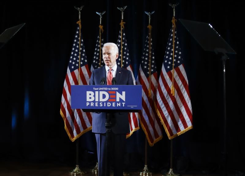 Biden gana primarias presidenciales en Florida e Illinois
