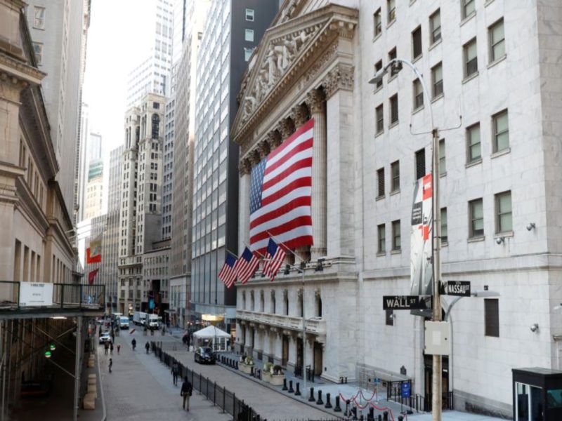 Calle de Esrados Unidos con comercios cerrados por Covid-19