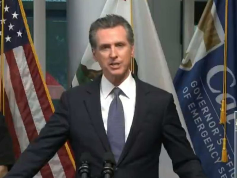 California ordena toque de queda por coronavirus Covid-19